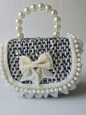 Pearl-Handle Tweed Mini Bag with Bow Accent - Cream & Black